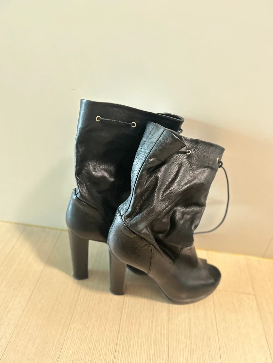 FENDII 펜디 앵클부츠 11cm 상품이미지2
