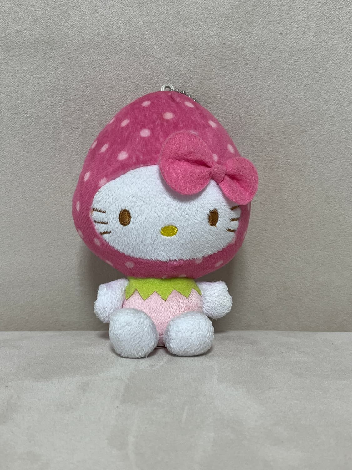 고전 헬로키티 딸기 인형 상품이미지1