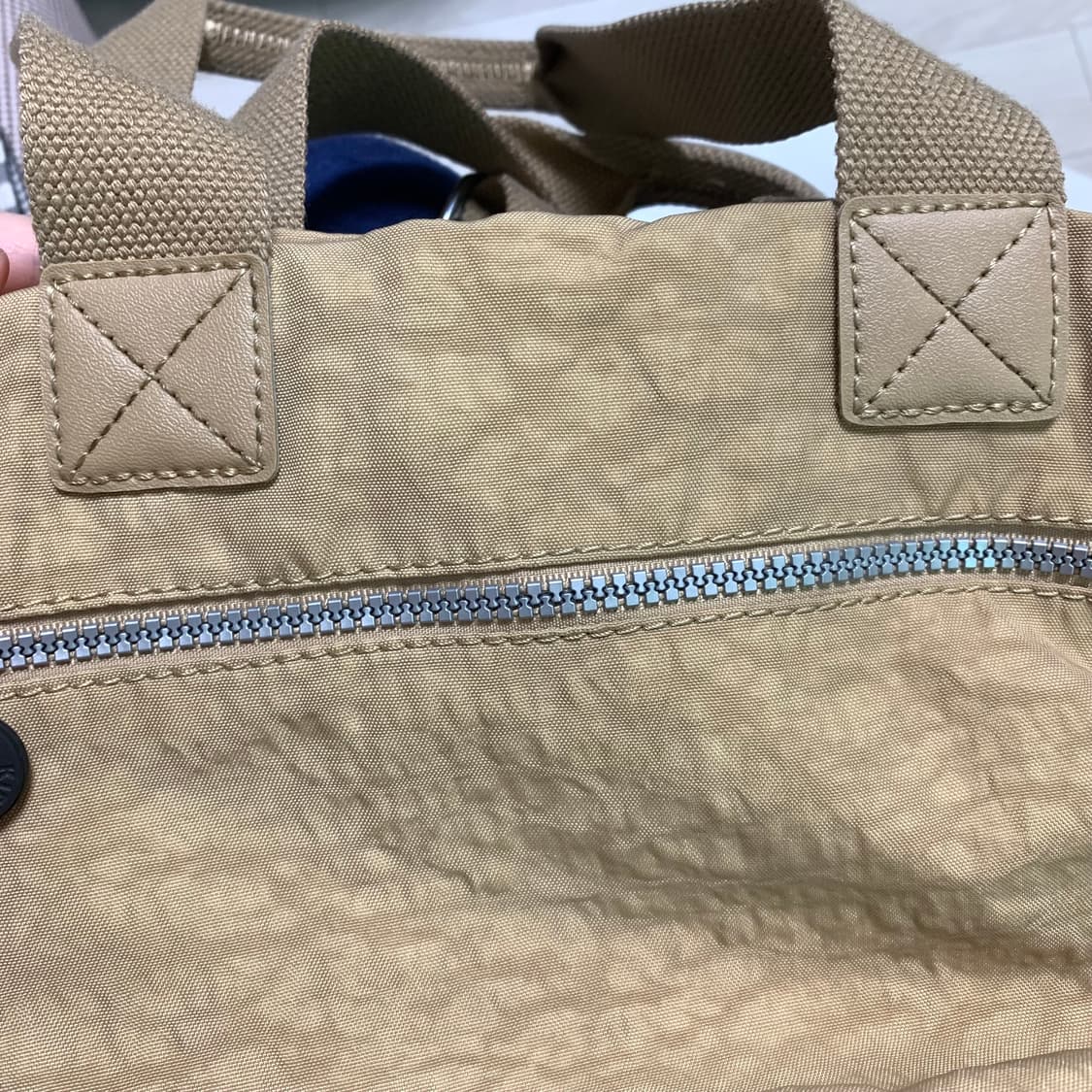 키플링 베이지색 가방 상품이미지7