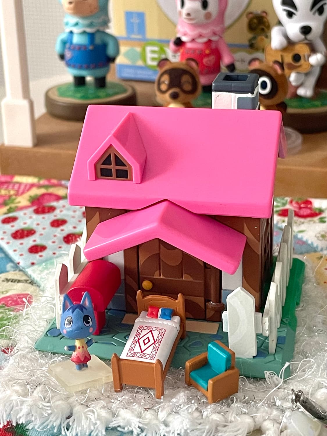 동물의숲 고전 숲을만들자 나의집 극장판 분홍 핑크 지붕 집 피규어 상품이미지1