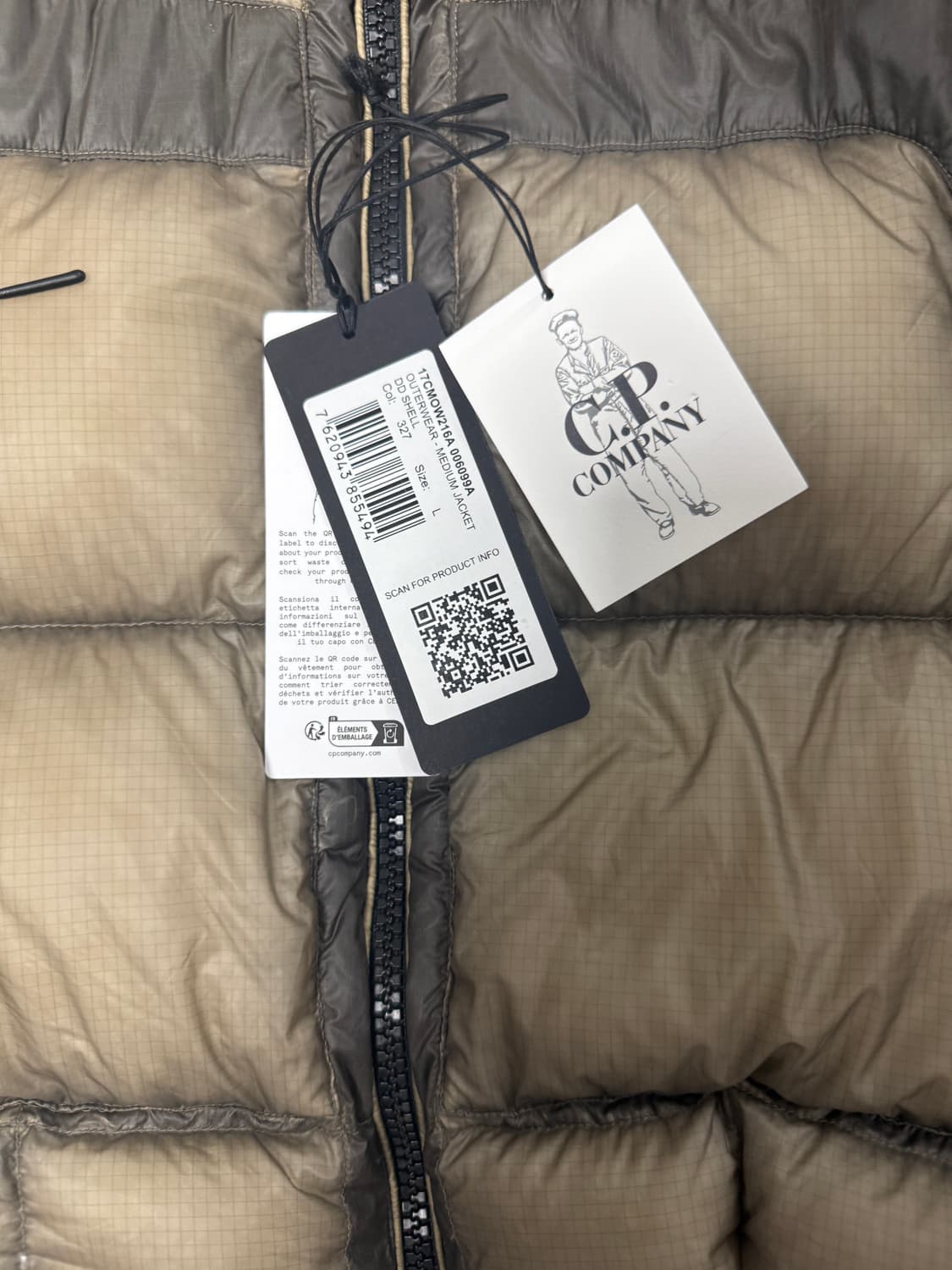 cp컴퍼니 dd쉘 패딩 24fw 상품이미지6