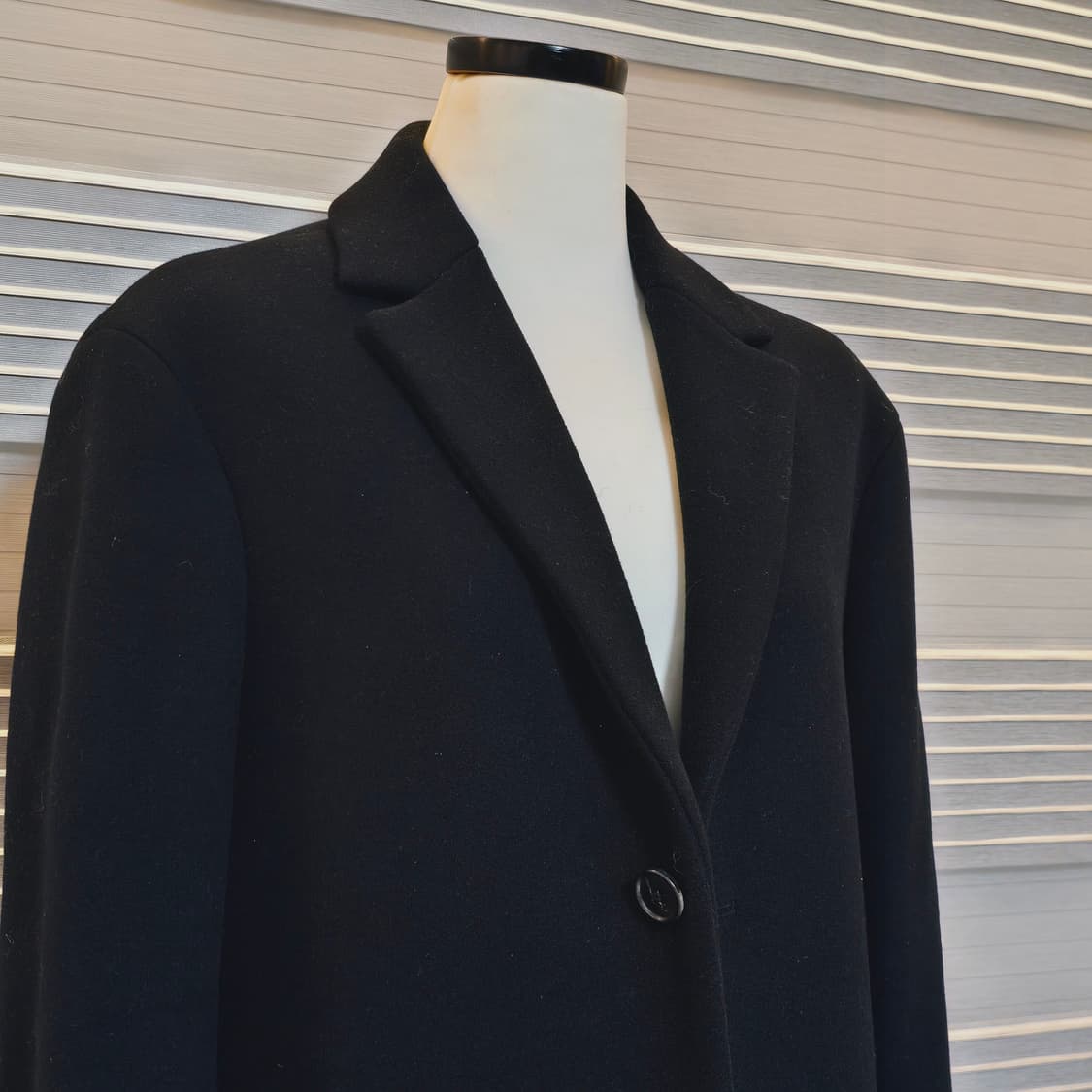 질스튜어트 뉴욕의 블랙  캐시미어 혼방 코트 상품이미지3