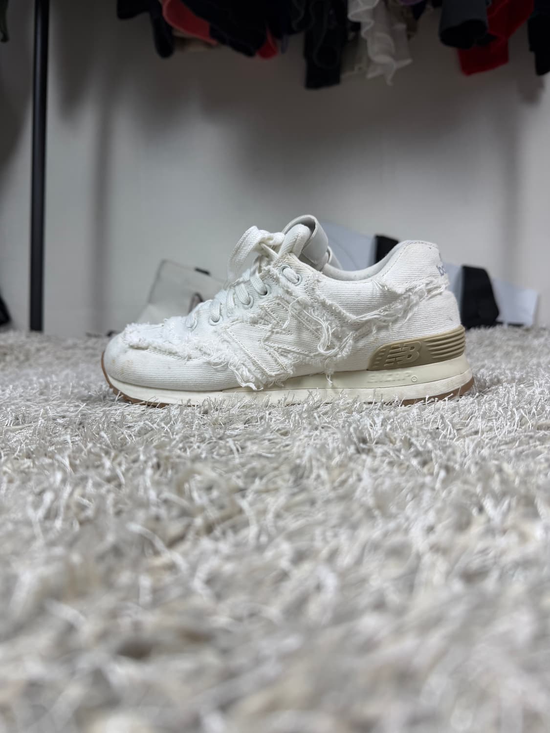 미우미우x뉴발란스 574 화이트 데님 스니커즈 상품이미지3