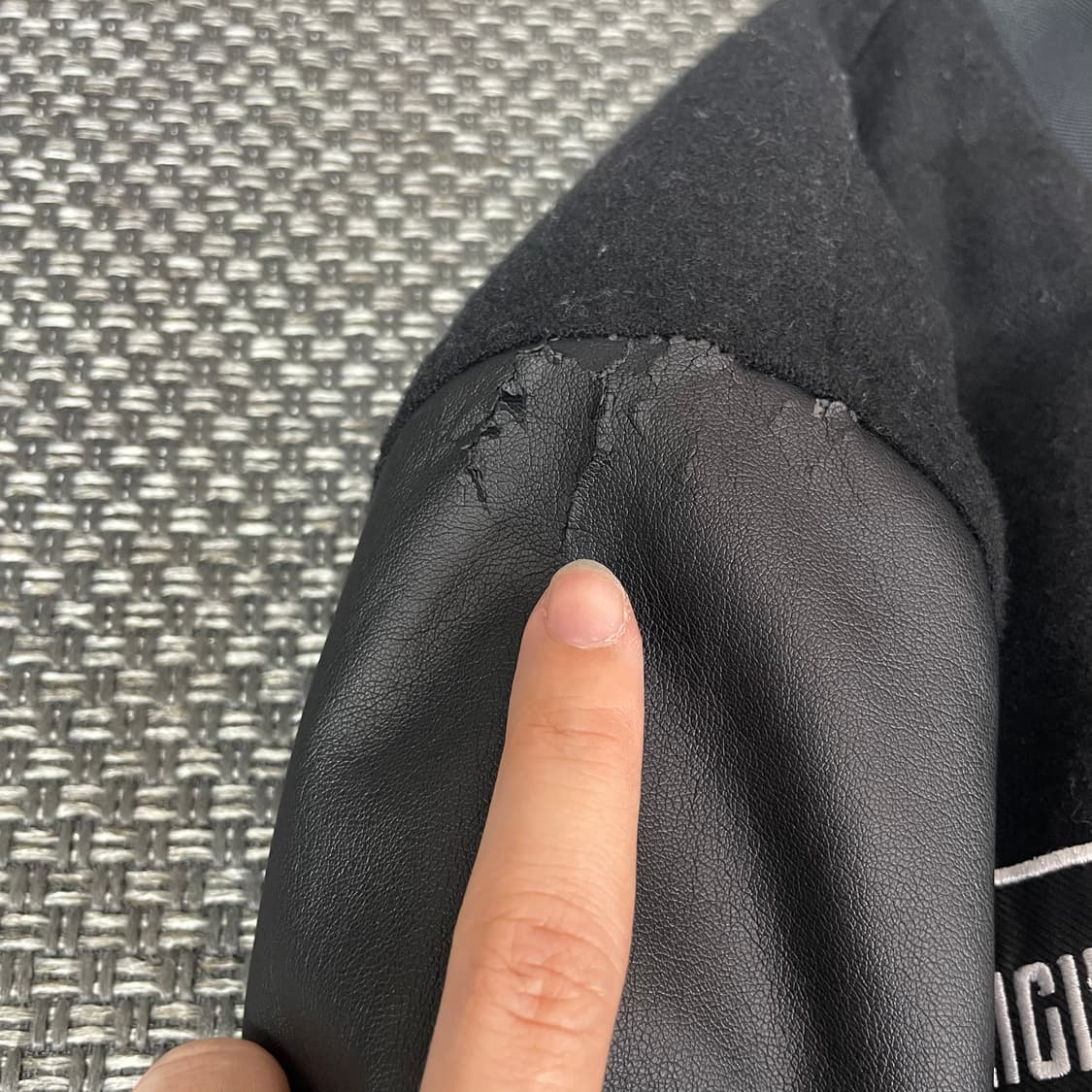 아디다스 올드스쿨 멀티 부클 로고 바시티 자켓 85 상품이미지8