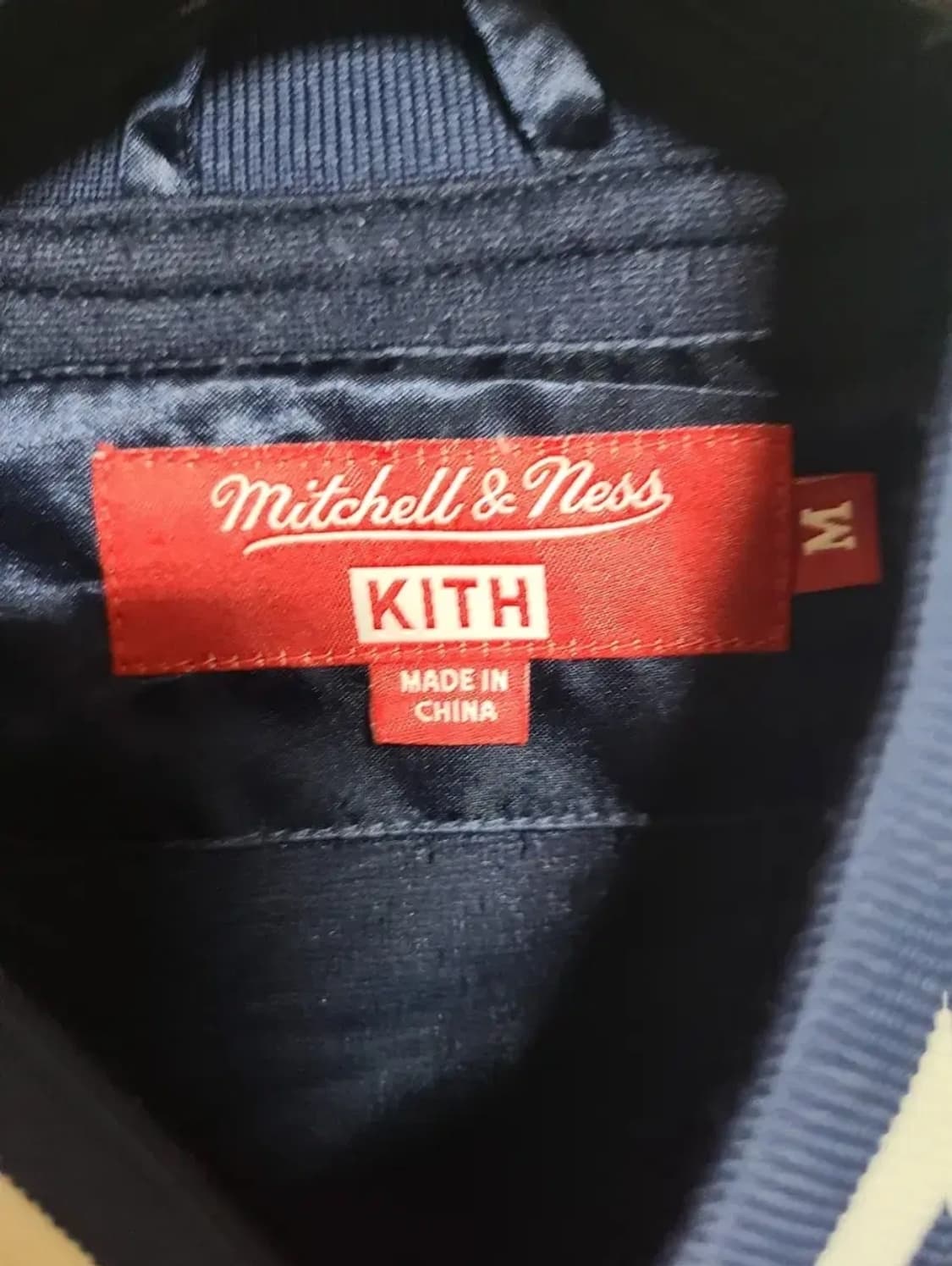 KITH X 미첼앤네스 뉴욕양키스 점퍼 상품이미지4