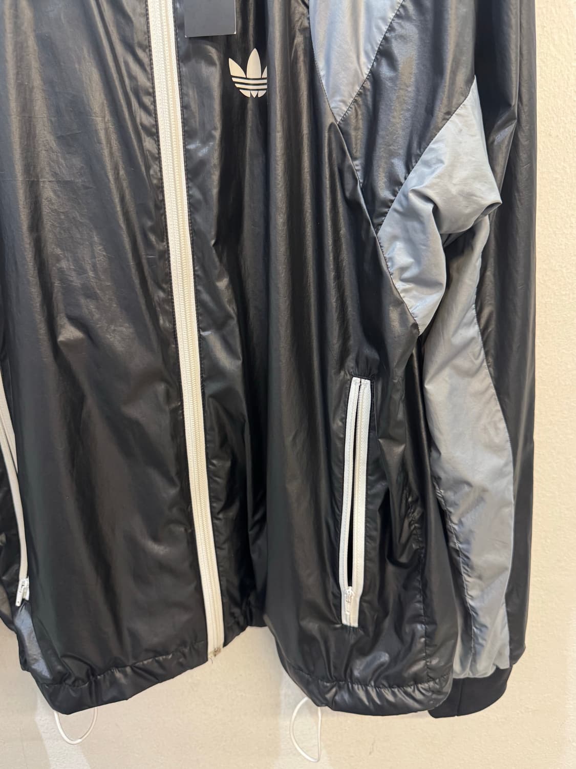 Adidas Black Windbreaker Jacket  상품이미지5