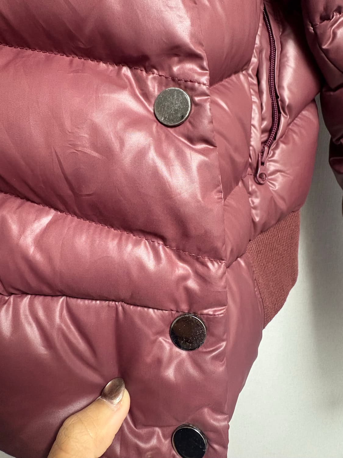 애즈온 숏푸퍼자켓 패딩 와인 컬러 상품이미지3