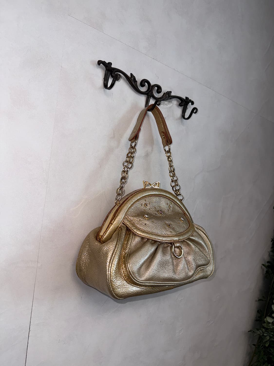 Vincis Bench gold cubic chain 숄더백 상품이미지2