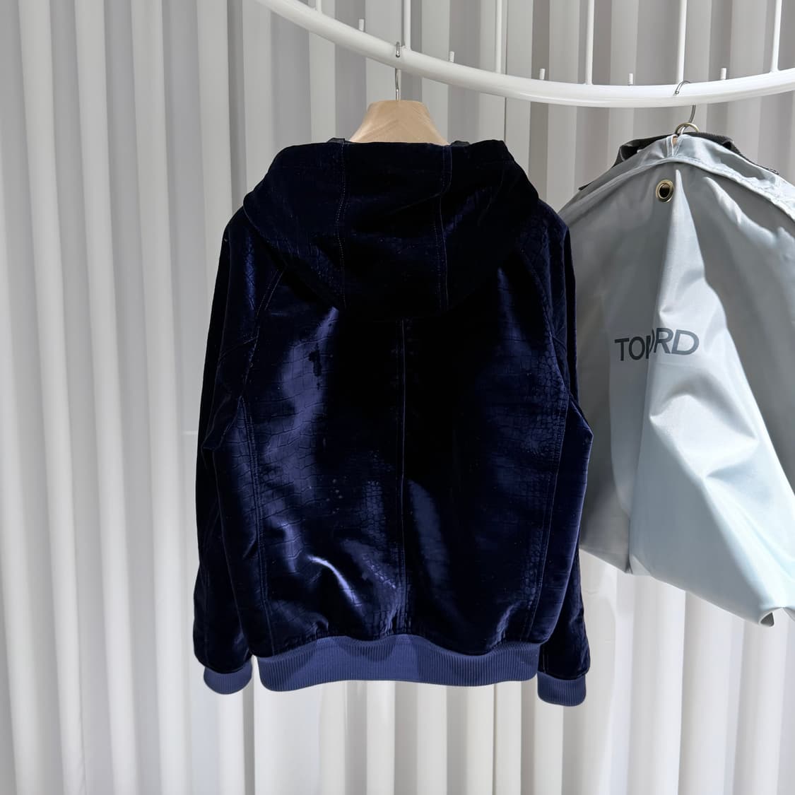 (A+/54) / 톰포드 벨벳 드로스트링 후드 집업 상품이미지5