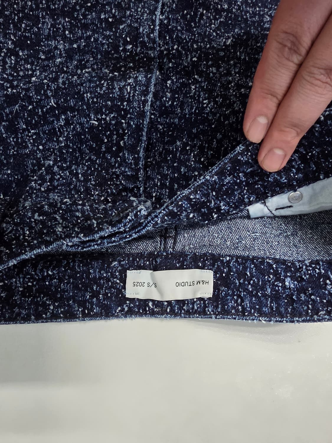 H&M STUDIO 2025 S/S Speckled Denim Trous 상품이미지3
