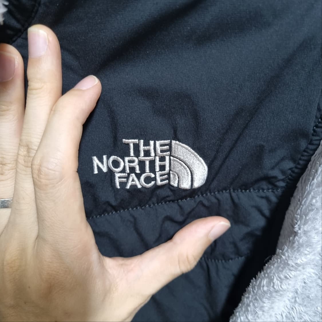 ( L ) 노스페이스 후리스 자켓 블랙/그레이 상품이미지2