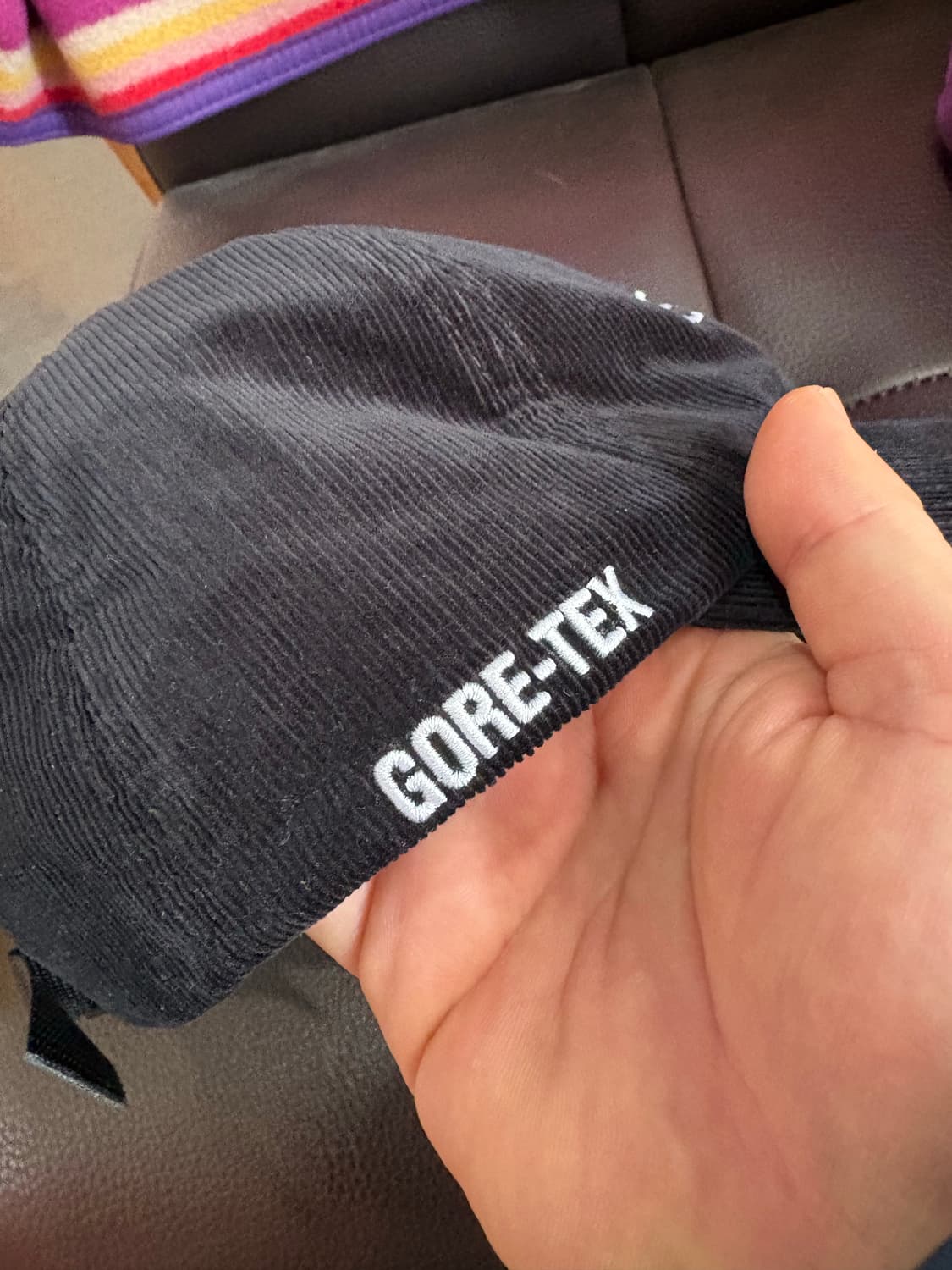 슈프림 고어텍스 코듀로이 클래식 로고 6-패널 캡 블랙 - 21FW 상품이미지3