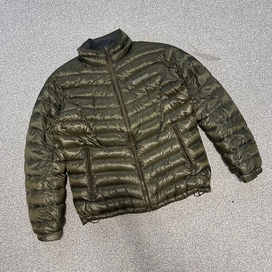 컬럼비아 경량 패딩 카키 상품이미지1