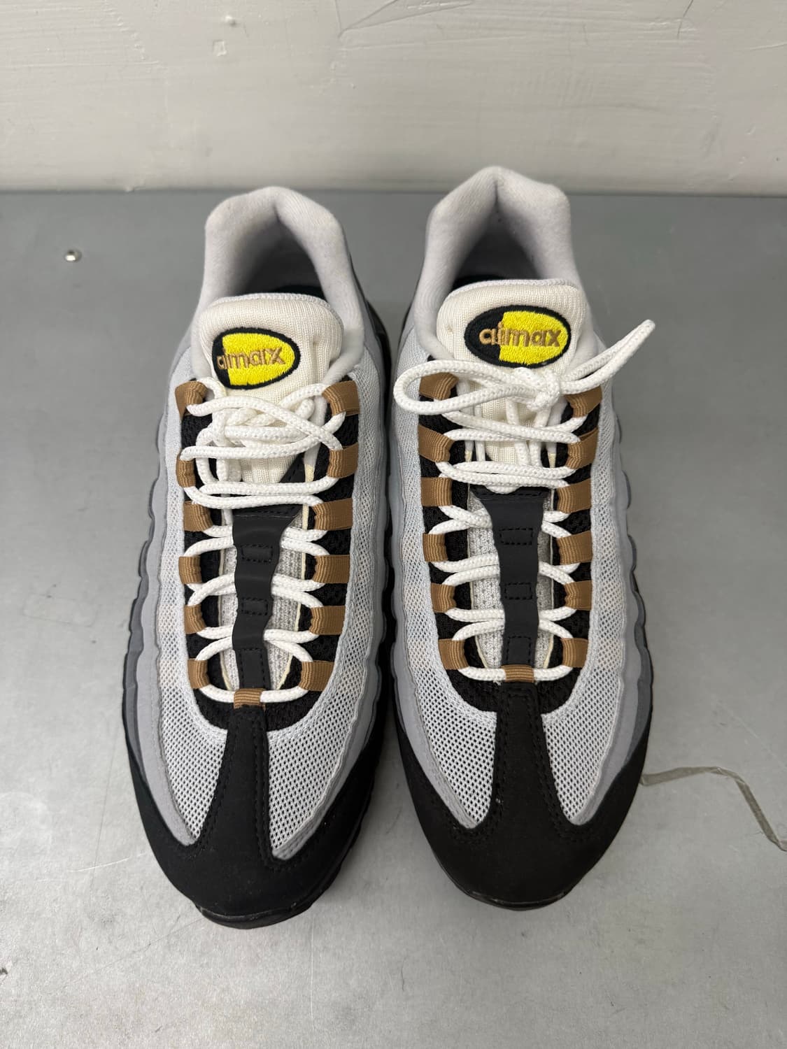에어맥스95 나이키 Air Max 95 Wolf Grey 엘로우스트라이크 상품이미지3