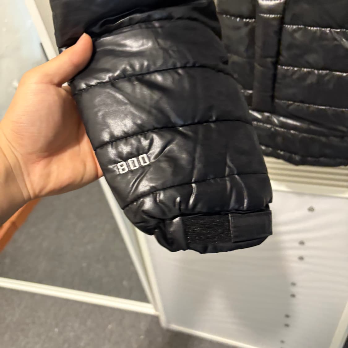 노스페이스 서밋시리즈 유광 후드경량패딩 상품이미지3