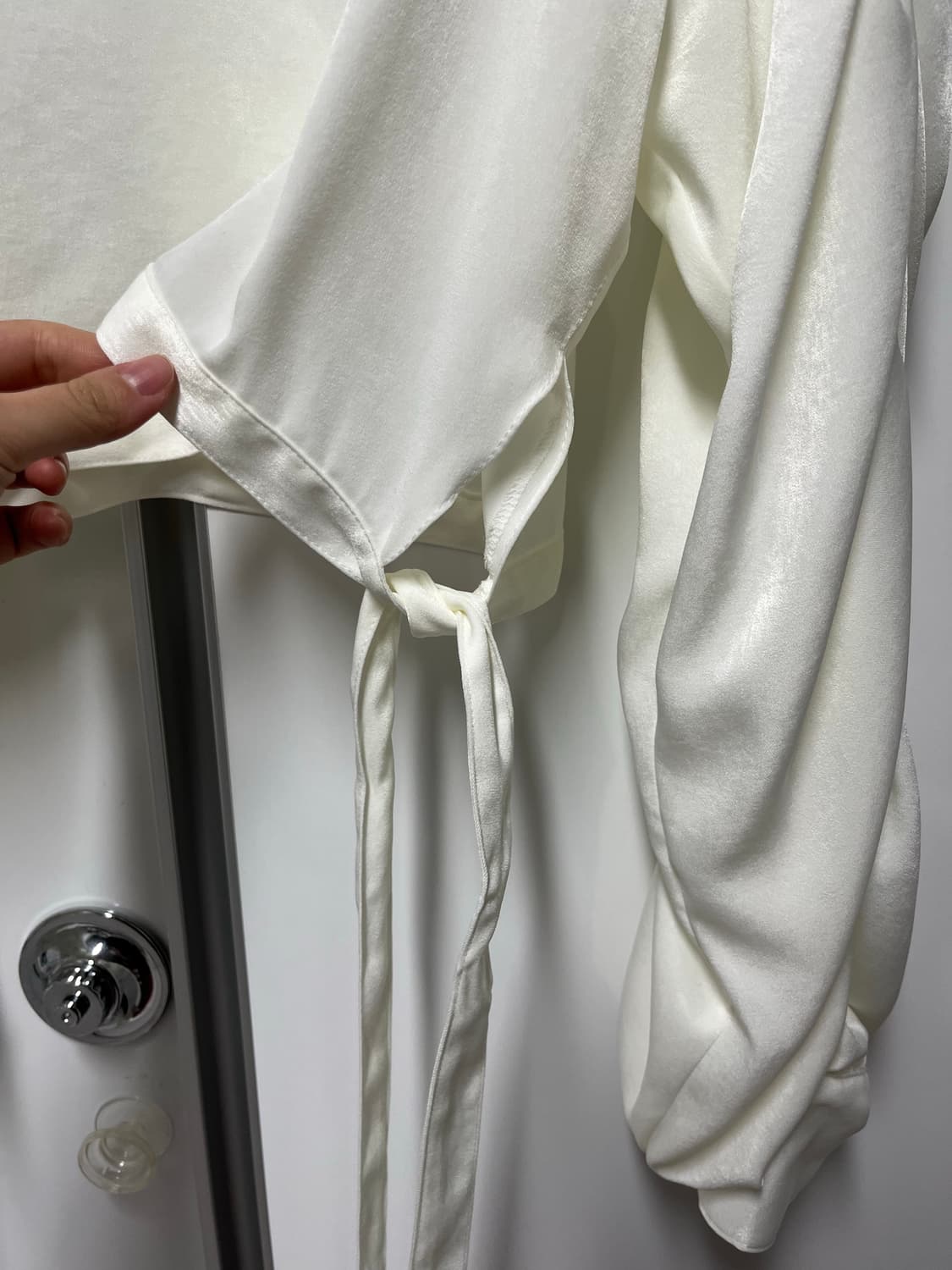 [ETHOS] 에토스 하이넥 크롭 블라우스 상품이미지5