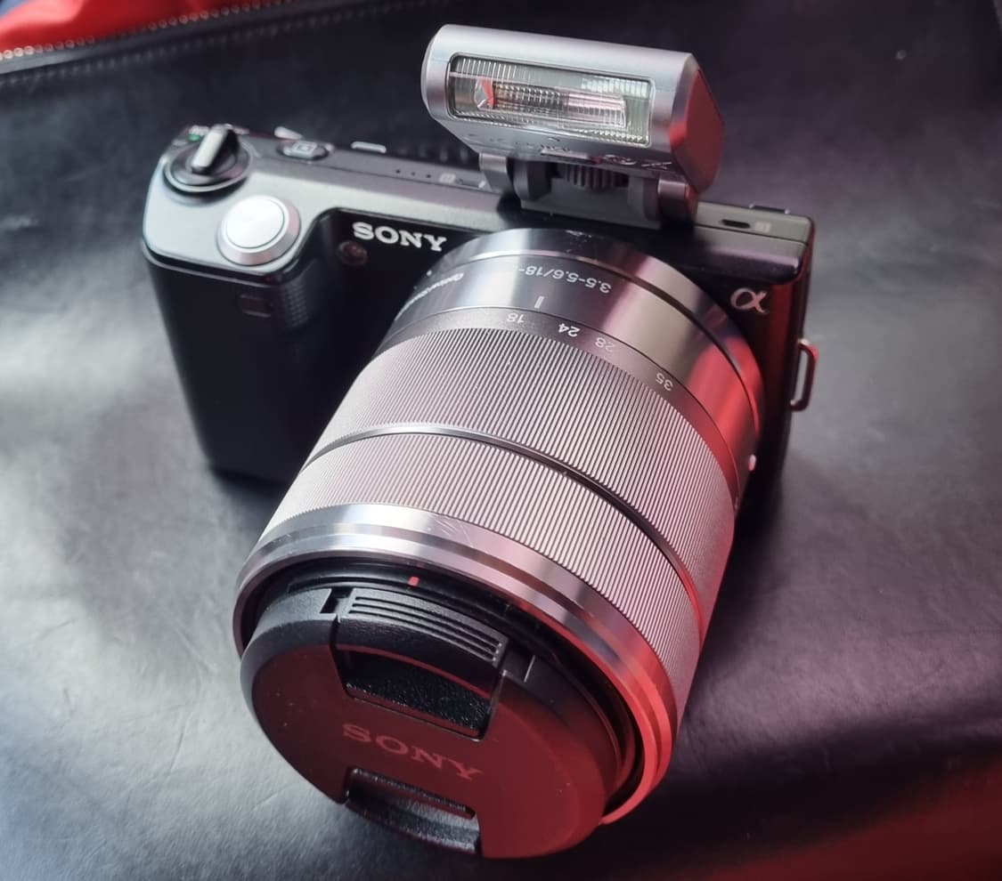 소니 미러리스 카메라 nex-5 와 줌렌즈 팝니다. 상품이미지1