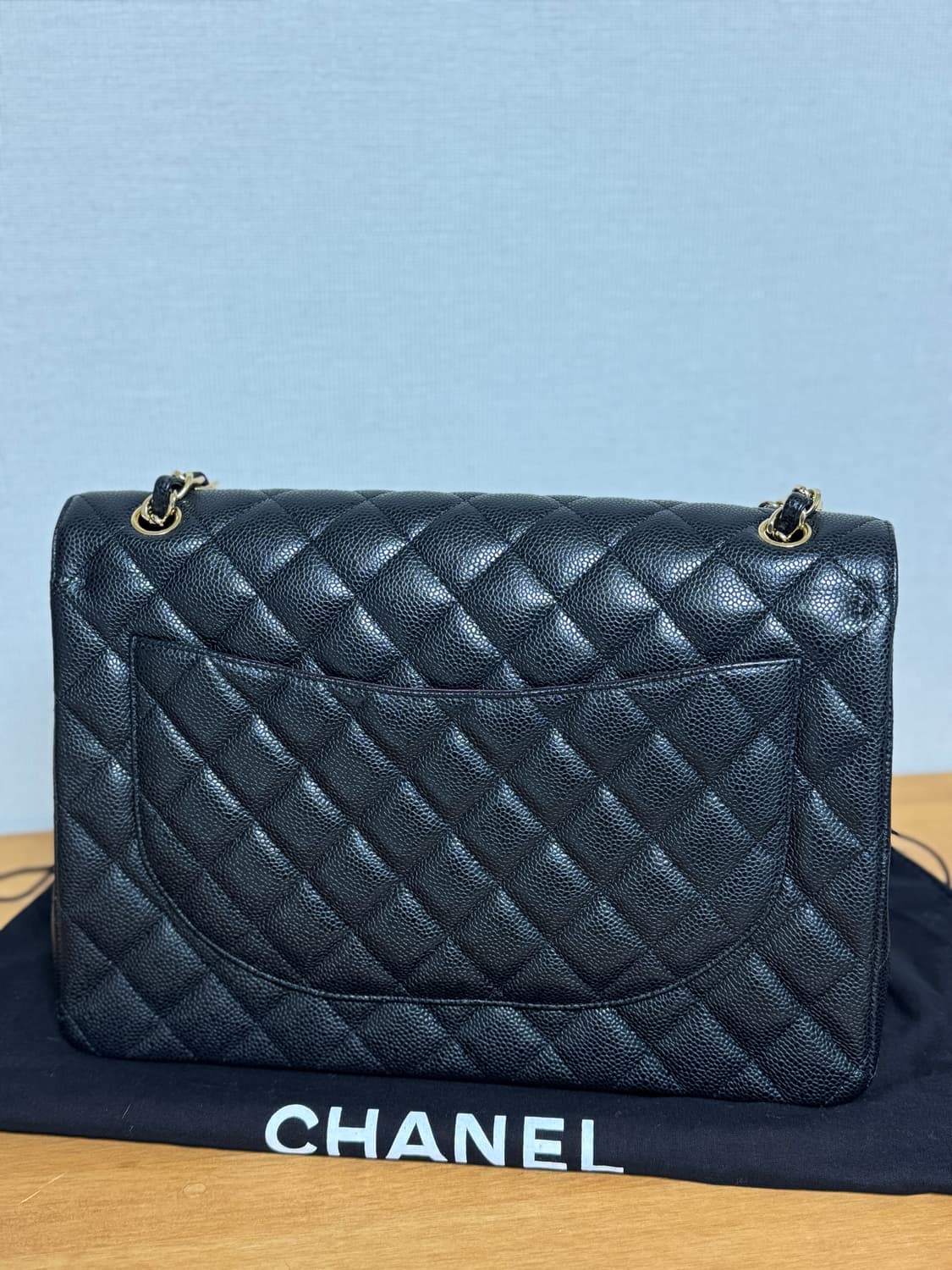 샤넬 클래식 캐비어 금장 맥시사이즈 상품이미지3