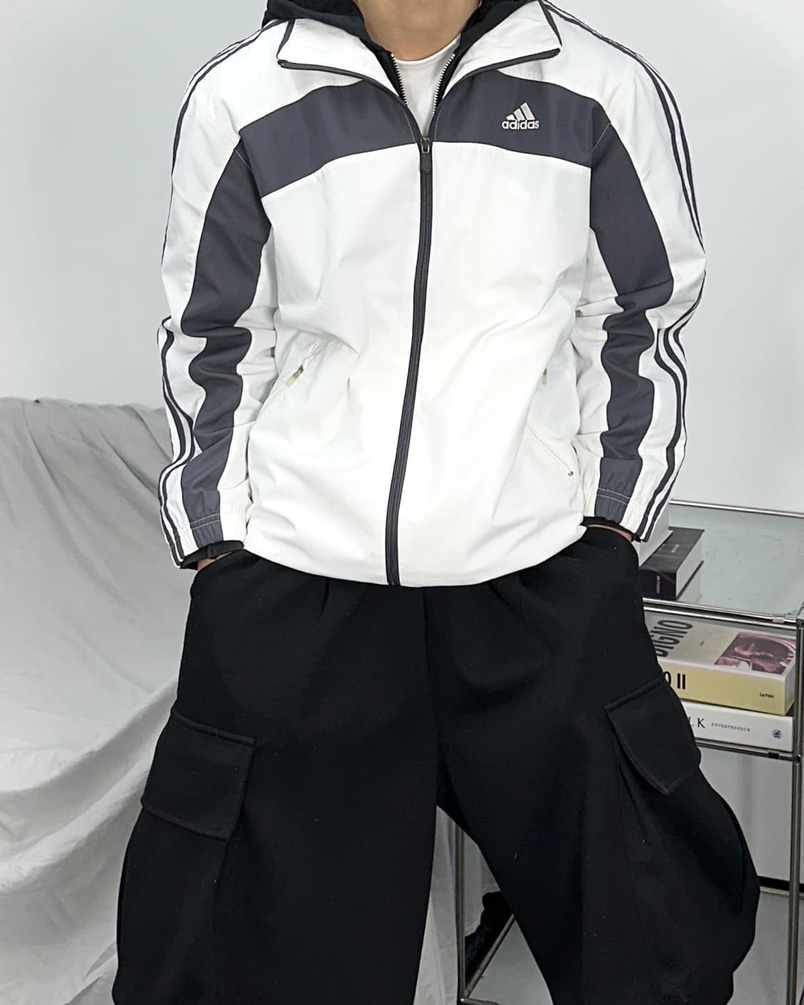 아디다스 00s 화이트 차콜 바람막이 M 상품이미지1