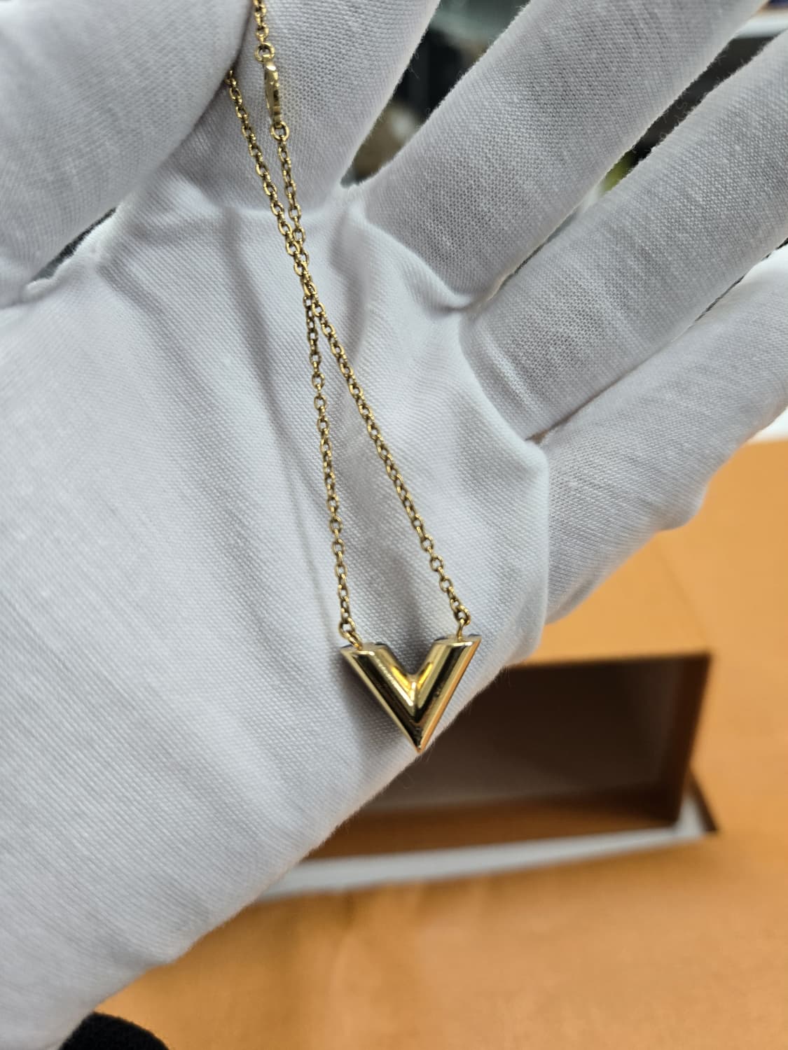 [A급컨디션]루이비통 에센셜 목걸이 상품이미지2