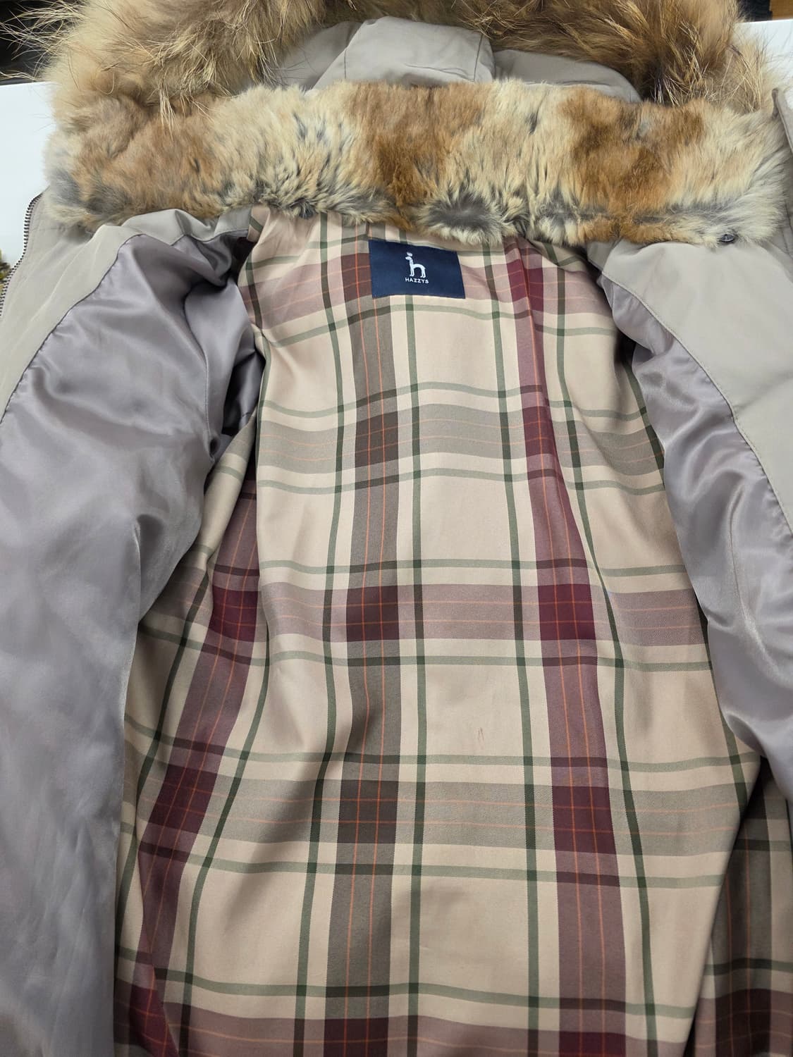 헤지스 여성 구스다운 롱패딩. 싸이즈 90
 상품이미지5