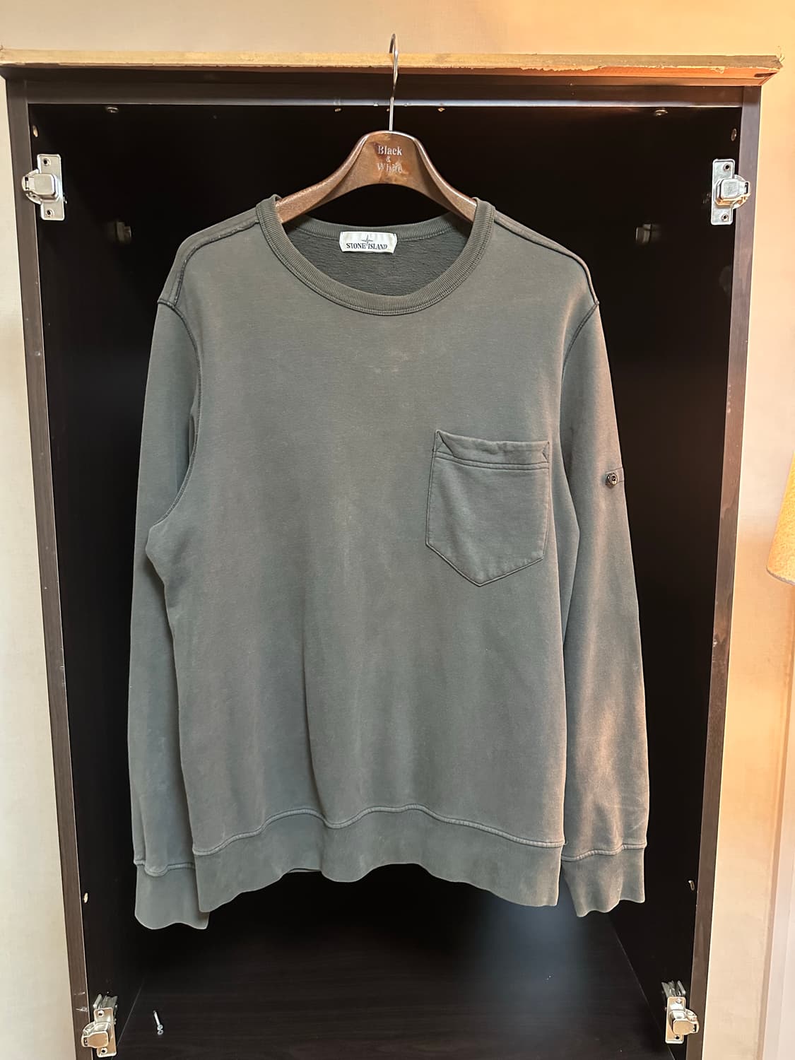 스톤아일랜드 맨투맨 카키 105(Xl) 와펜미포 상품이미지1