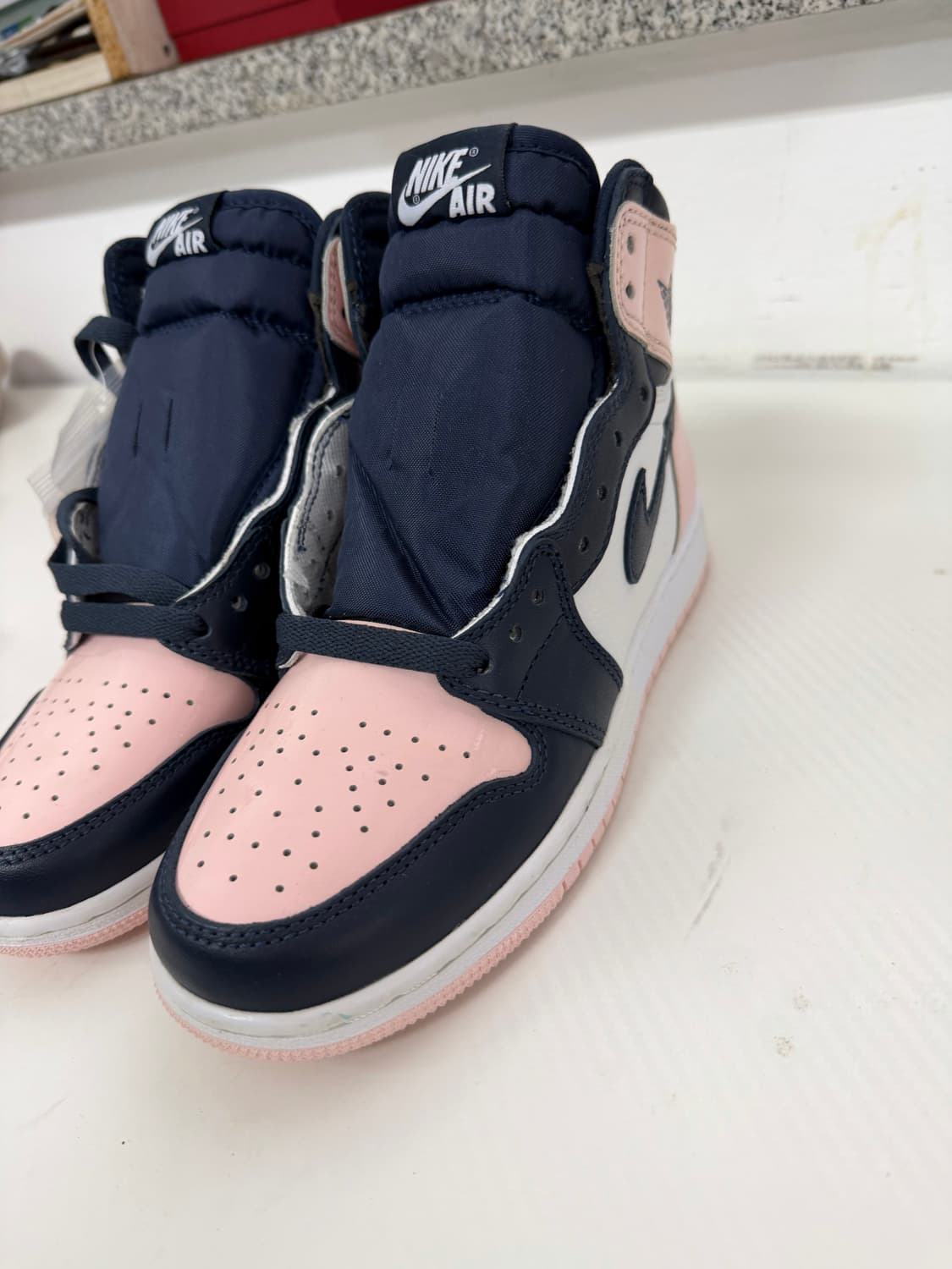 새제품) 나이키 에어 조던 1 블랙/핑크 운동화 240 상품이미지2