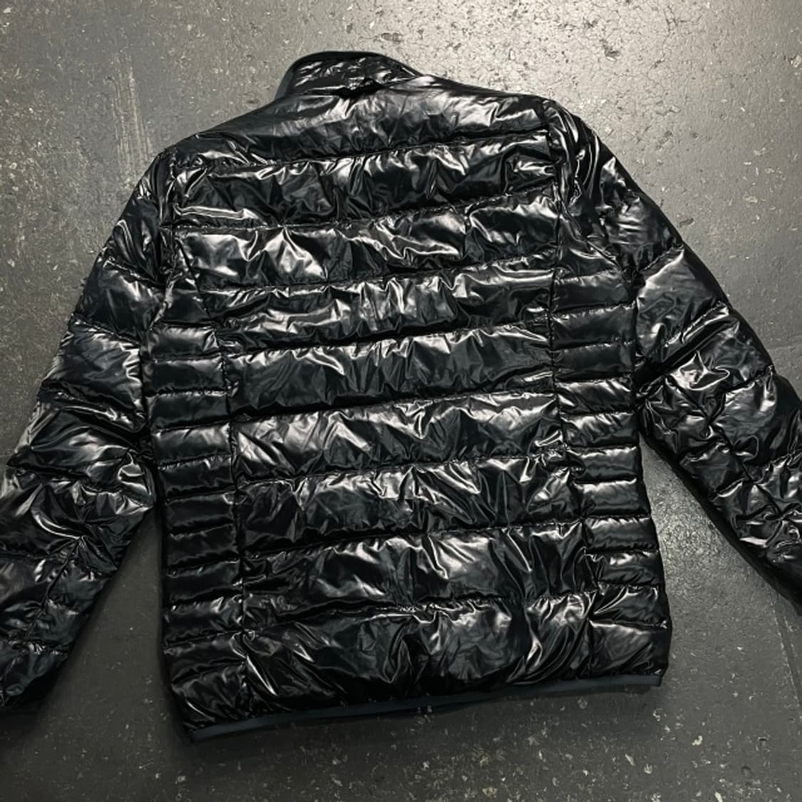 105 아디다스 유광 경량패딩 상품이미지5