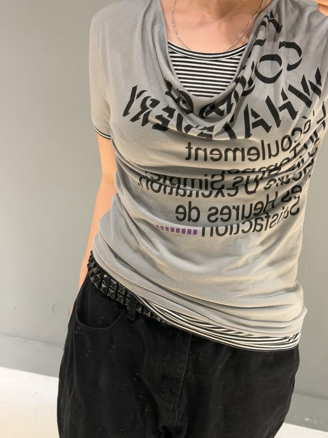 stripe layered lettering drape top 상품이미지3