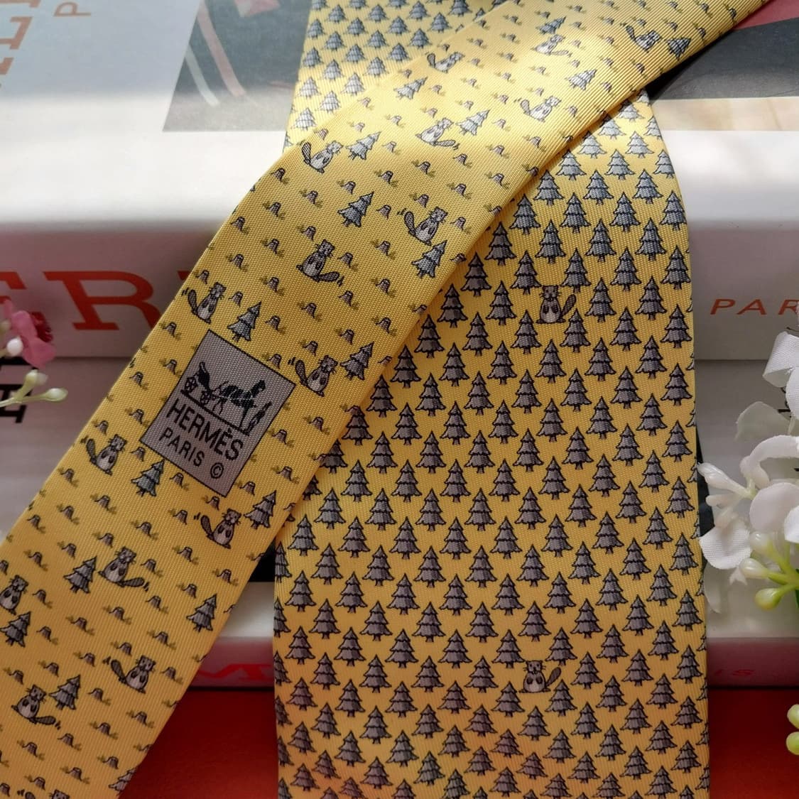 에르메스 실크 숲속 패턴 넥타이 9.5cm A~A+등급 K2263
 상품이미지4