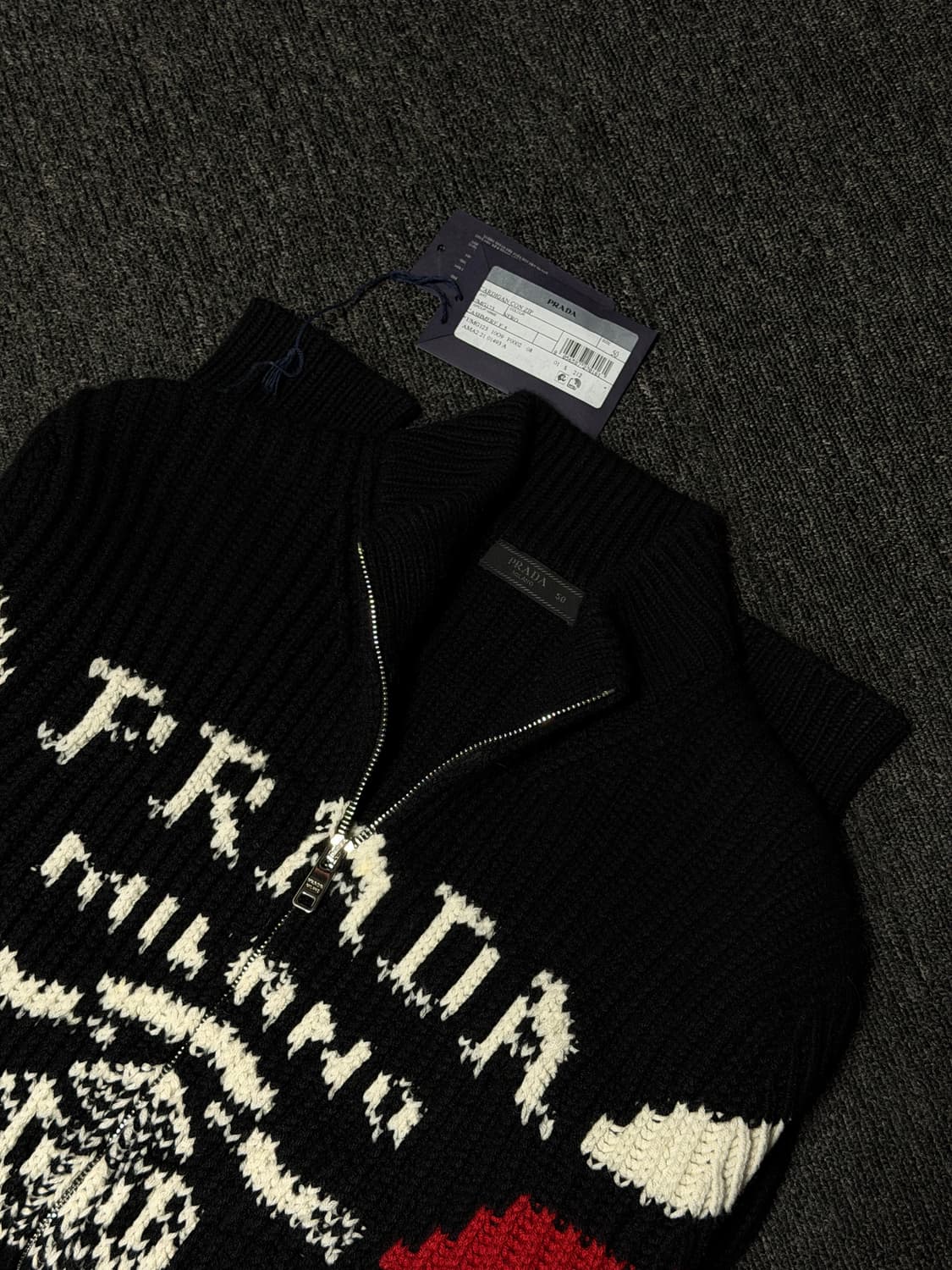 프라다 캐시미어 자카드 니트 집업 50사이즈(95-100) 상품이미지3