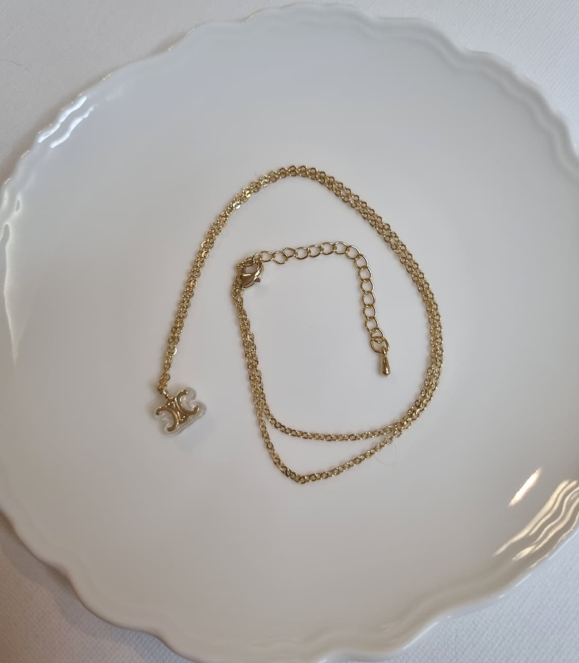 셀린느 업사이클링 레진 금장 목걸이 상품이미지4