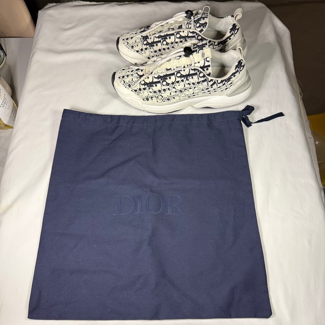 디올 B24 오블리크 까나쥬 모티프 화이트 스니커즈 상품이미지10