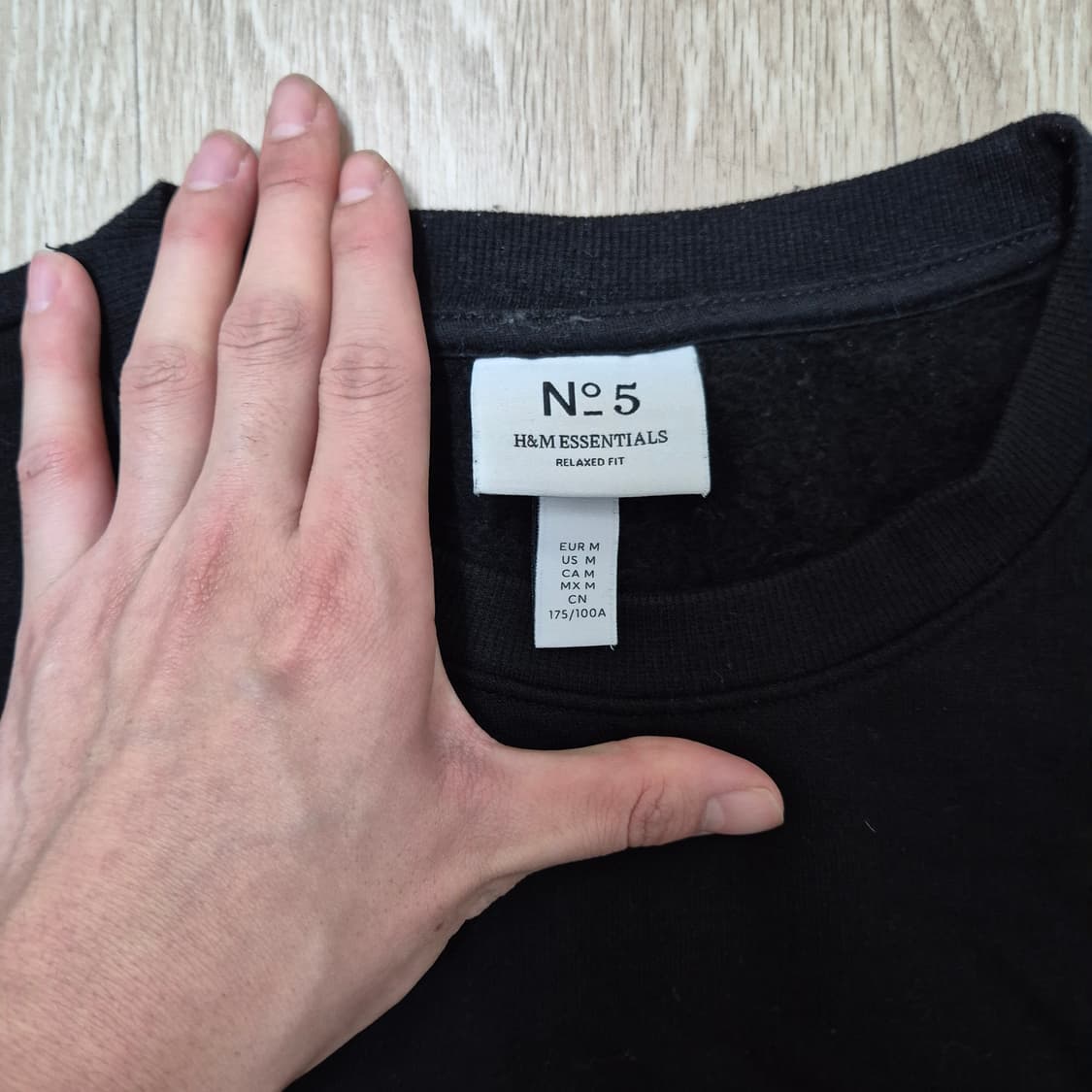 H&M ESSENTIALS 에이치앤엠 에센셜 릴랙시드핏 맨투맨 상품이미지4