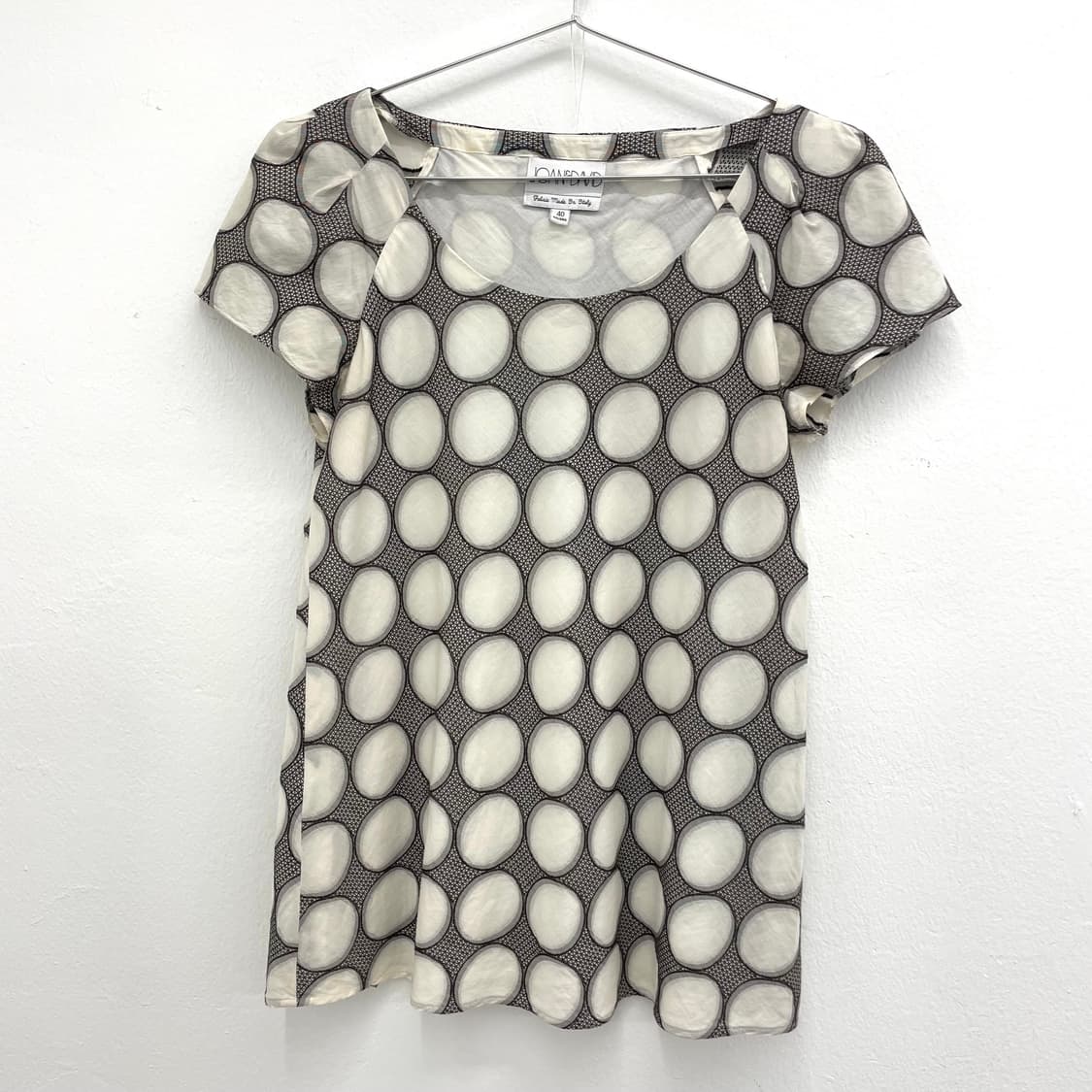 Abstract circle print cap sleeve blouse 상품이미지1