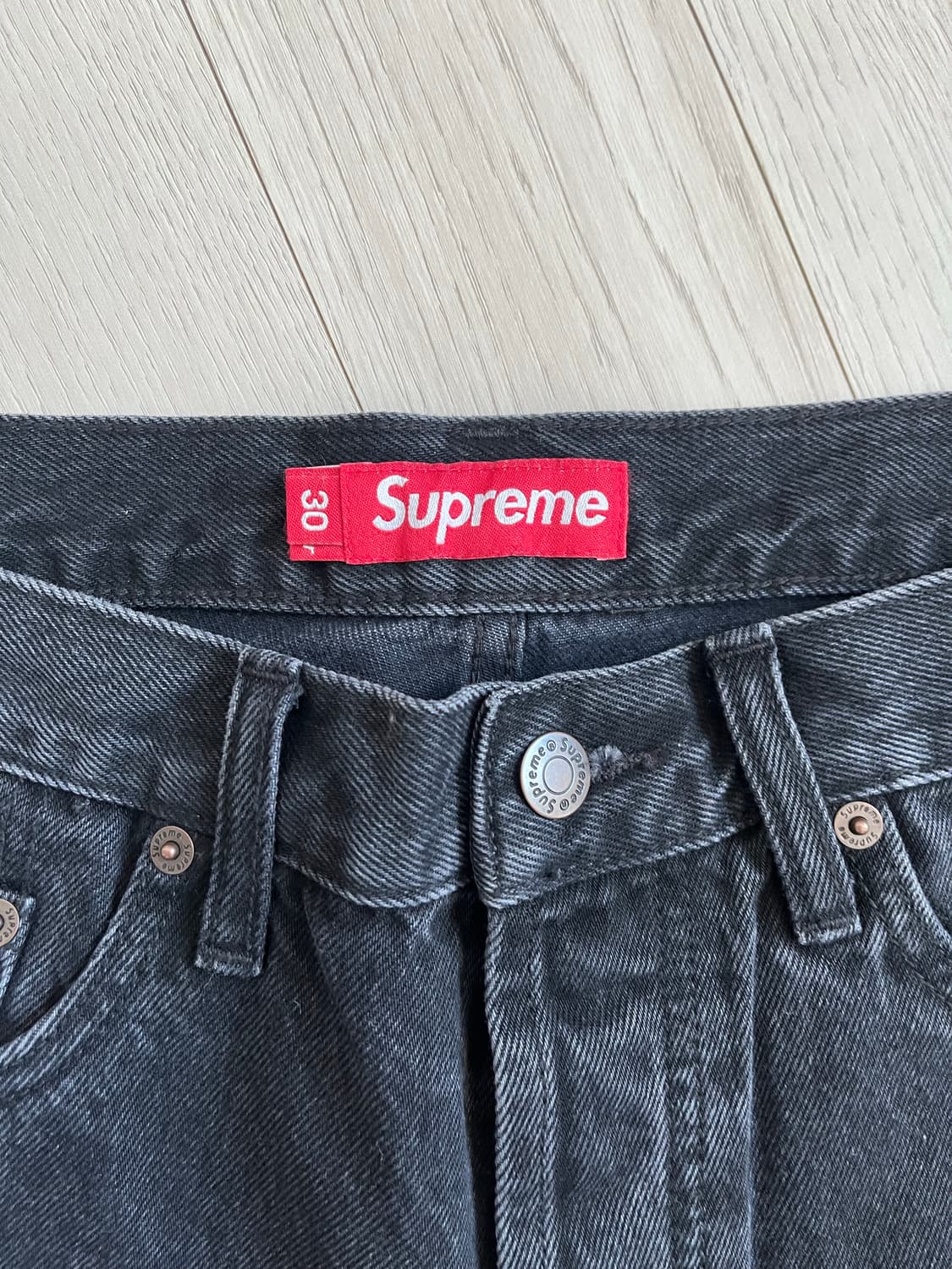 슈프림 레귤러 진 30 상품이미지5