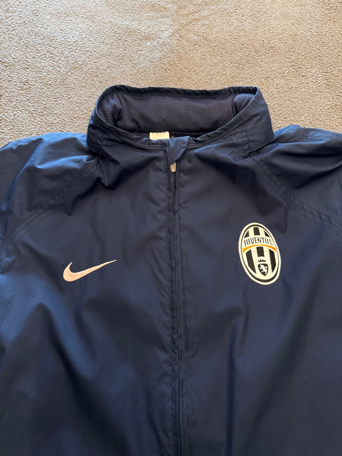 나이키 유벤투스 올드스쿨 토탈90 바람막이 처분  상품이미지2