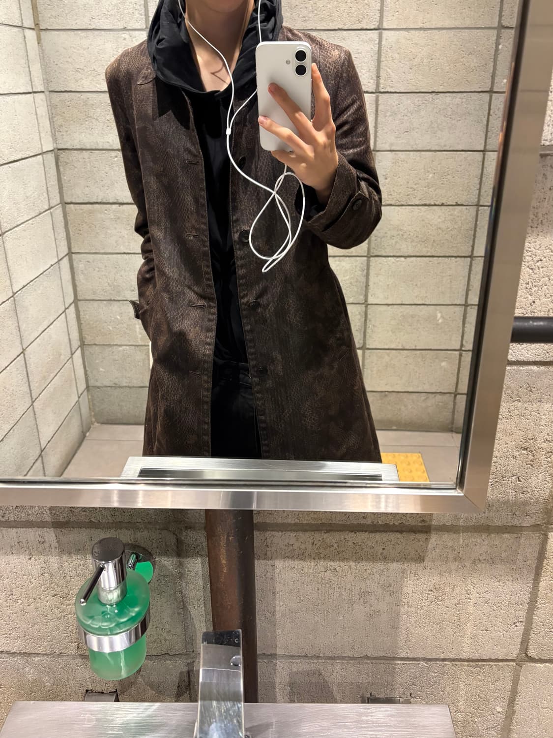 Tornado mart 파이톤 트렌치 코트 상품이미지4