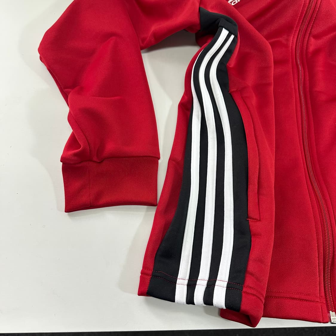 100 XL 아디다스풋볼 빨검 져지재질 트레이닝 축구트랙탑 상품이미지2