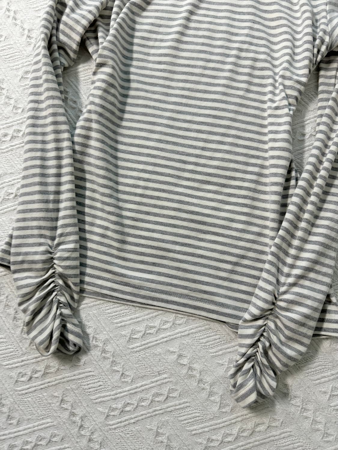 셔링 넥 슬리브 스트라이프 패턴 폴라넥 티 상품이미지4