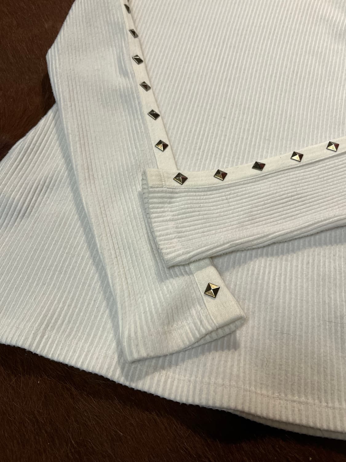 에고이스트 스터드 디테일 롱슬리브 상품이미지8