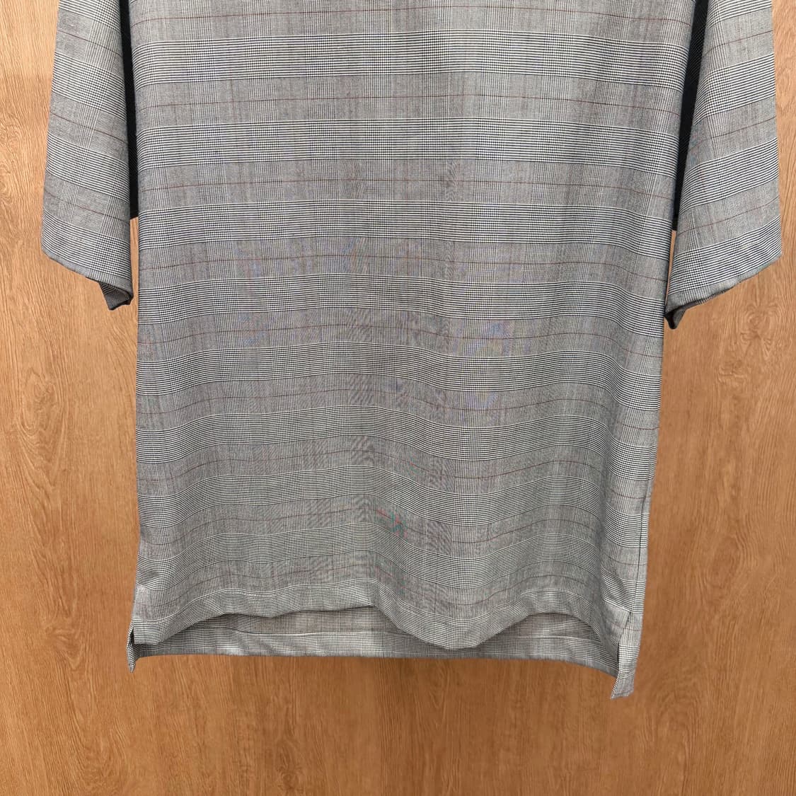 솔리드옴므 라운드넥 반팔 티셔츠 글렌 체크 패턴 디테일 루즈핏 그레이 상품이미지5