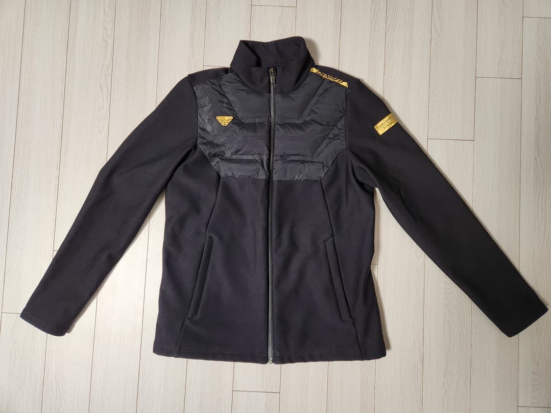 새상품급)다이나핏 매그넘 여성 TR 슈트 블랙 트레이닝 집업 저지s

오 상품이미지1