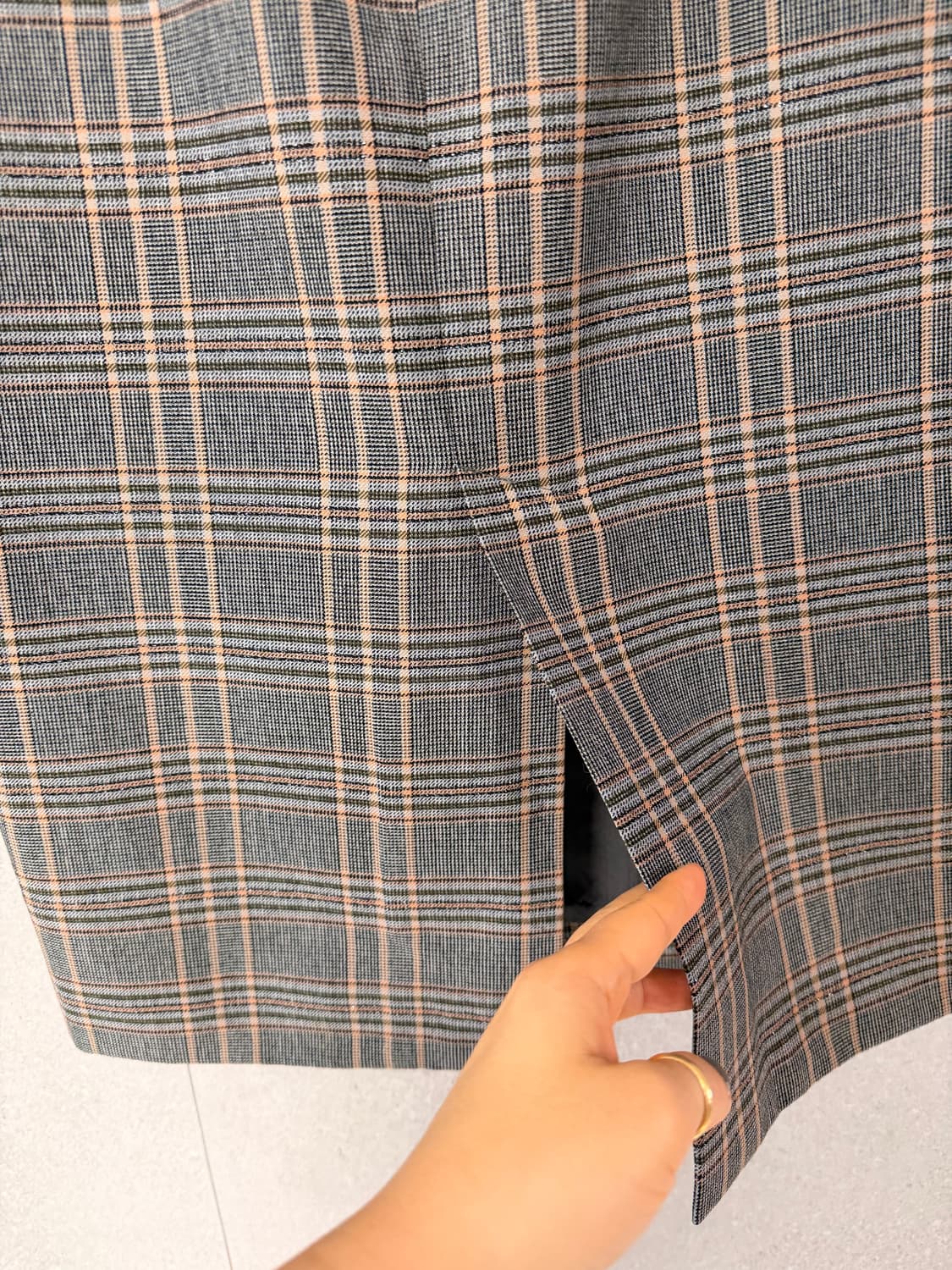 로페 펜슬슬립 여성 롱스커트 h라인 체크 그레이 상품이미지4