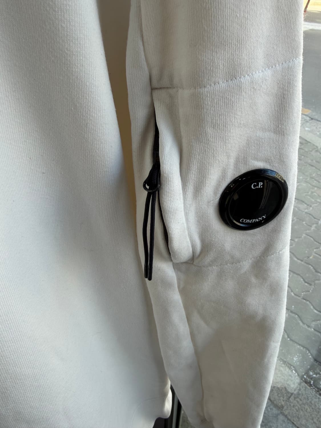 105~110/ CP컴퍼니 렌즈와펜 화이트 맨투맨 상품이미지5