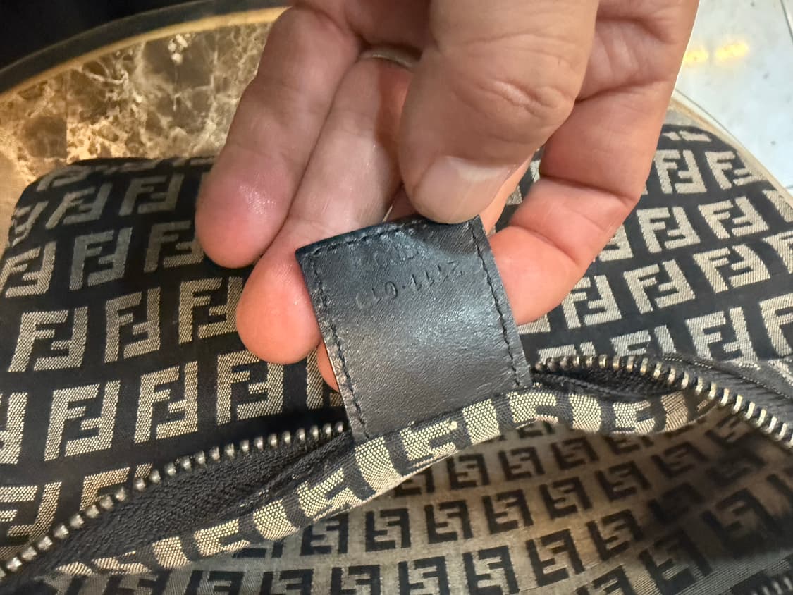 정품 펜디 주카 미니 토트백 팝니다 상품이미지8