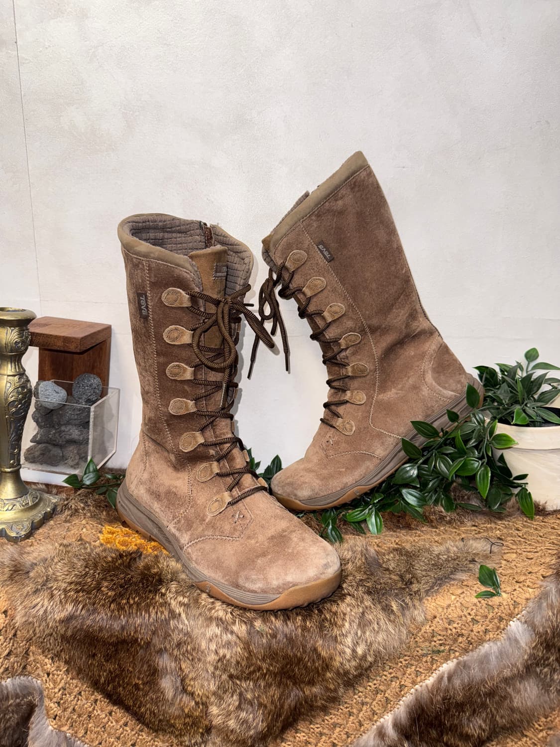 Thinsulate brown suede laceup boots 상품이미지1