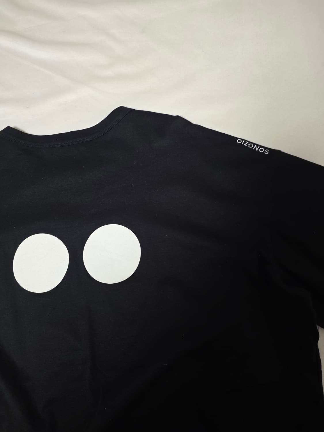 송지오 블랙아이즈 반팔 48 (100) 오버핏 상품이미지3