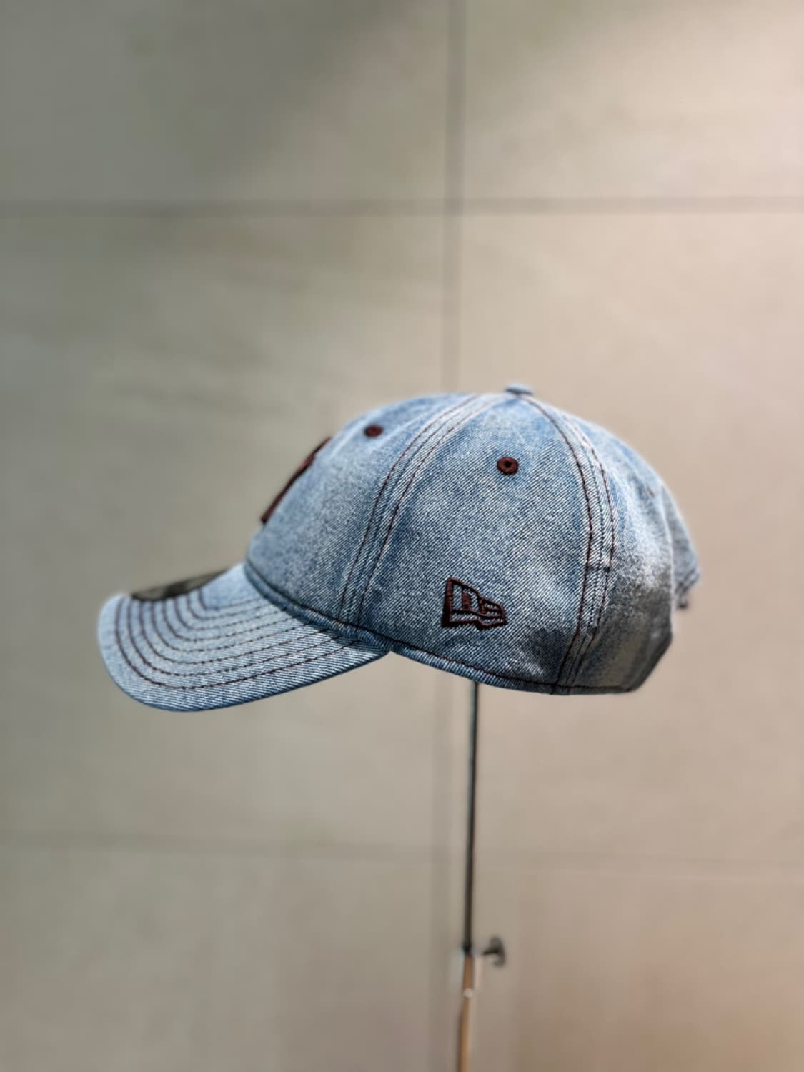 새제품) 뉴에라 뉴욕양키스 NY 데님 언스트럭쳐 볼캡 모자 연청 상품이미지2