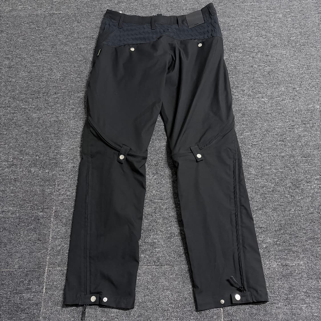 게릴라 그룹 Transformable Dual Shell Pants 상품이미지6